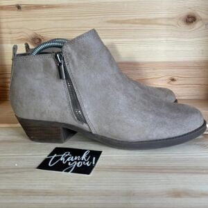 WMs Carlos Taupe Zip Ankle Boots US 9M